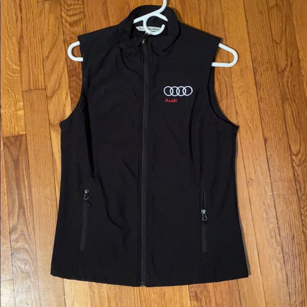 Audi Vest